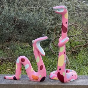 coppia serpenti scultura Niloc rosa shocking